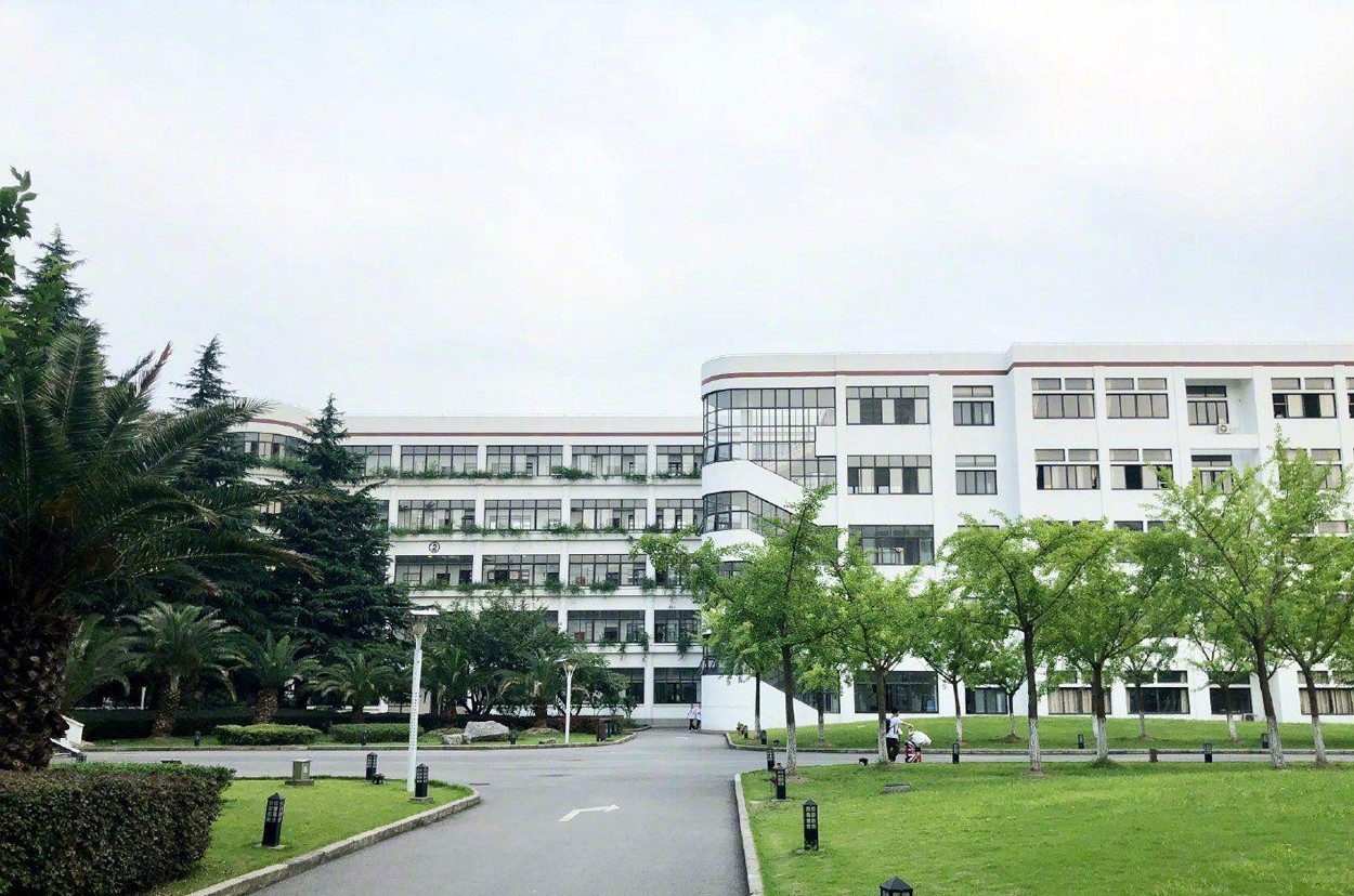 上海外國語大學附屬浦東外國語學校